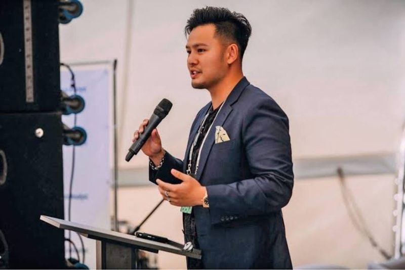 Membuka Gerbang Masa Depan: Bagaimana Herbert Sim dan Neurochip.com Siap Merevolusi Evolusi Manusia
