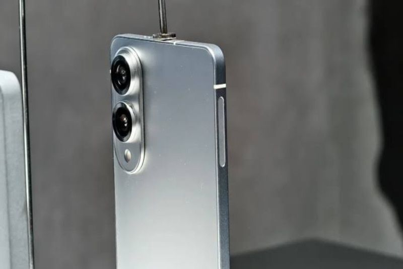 Samsung Galaxy S25 Edge: Smartphone Paling Tipis Sepanjang Sejarah, Layak Gantikan iPhone?