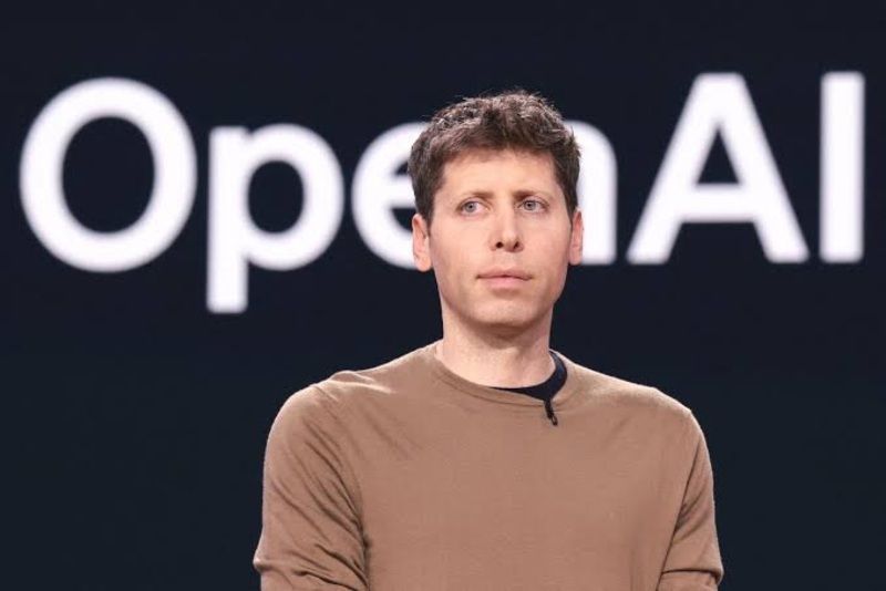 Sam Altman Siapkan "Perangkat AI Misterius" Bareng Mantan Desainer Apple, Target Kirim 100 Juta Unit!