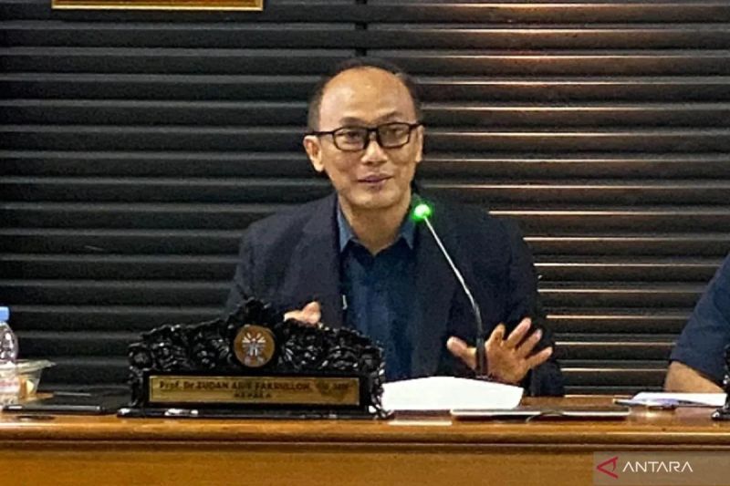Kepala BKN Zudan Arif Fakrulloh saat memimpin rapat pembahasan percepatan pengembangan karier ASN bersama unit kerja di lingkup BKN di Kantor Pusat BKN, Jakarta, Selasa (25/2/2025).