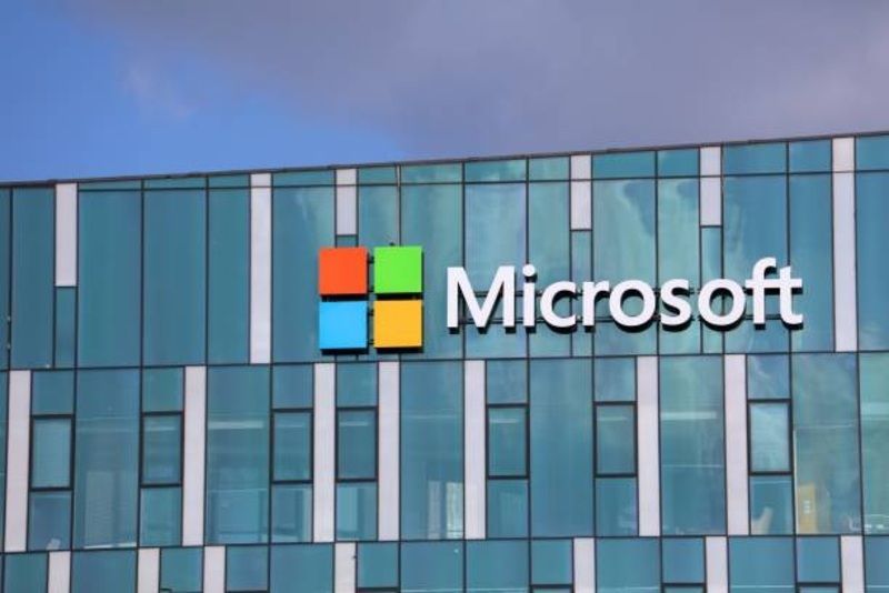 Aurora vs Cuaca Ekstrem: Bagaimana AI Microsoft Mengalahkan Sistem Prakiraan Tradisional?