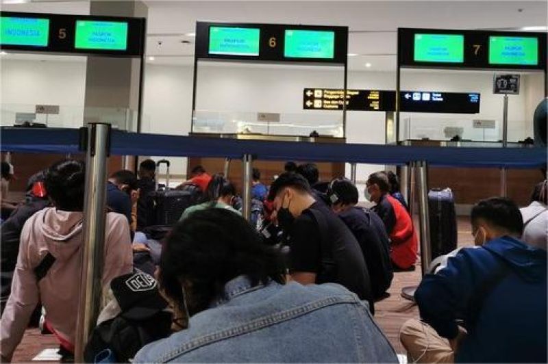 antrian panjang dan sistem error di layanan imigrasi