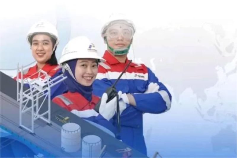 ilustrasi lowongan kerja pertamina 2025 dengan logo pertamina dan pelamar kerja