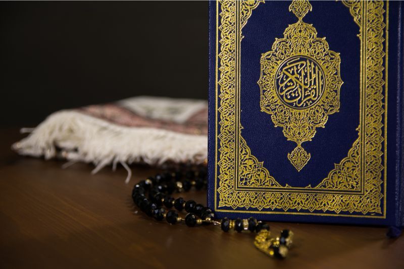 Hukum Membaca Al-Qur'an