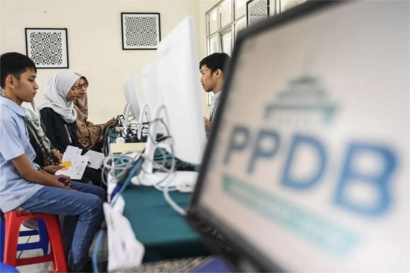 orang tua protes PPDB online dan sistem zonasi yang dianggap tidak adil