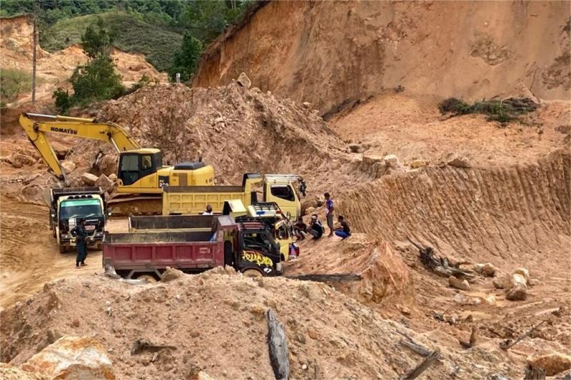 tambang merambah hutan lindung dan ancaman kerusakan lingkungan