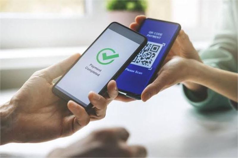layanan perbankan digital dengan aplikasi di smartphone