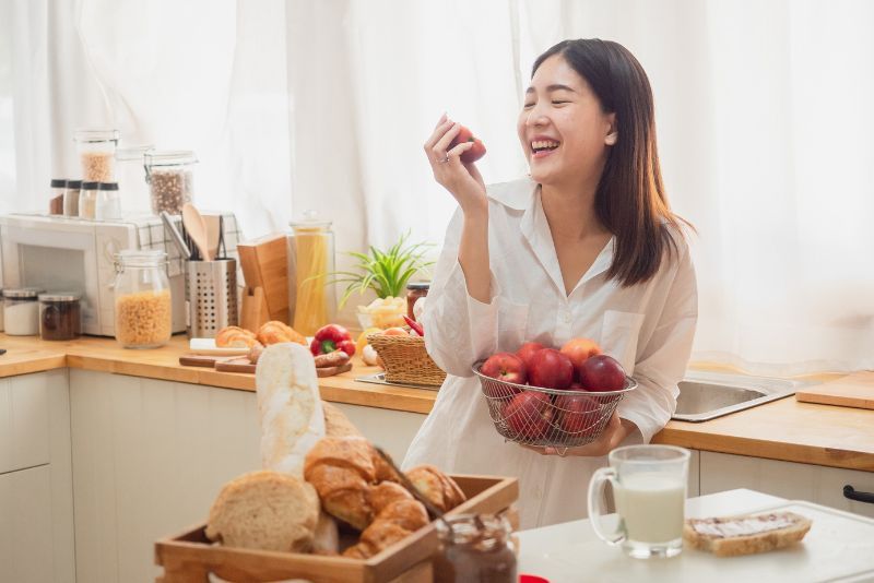 Apakah makan buah lebih baik daripada jus buah?