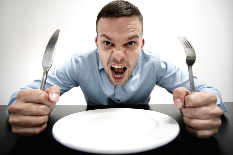 Bagaimana cara membedakan lapar dan lapar emosional?