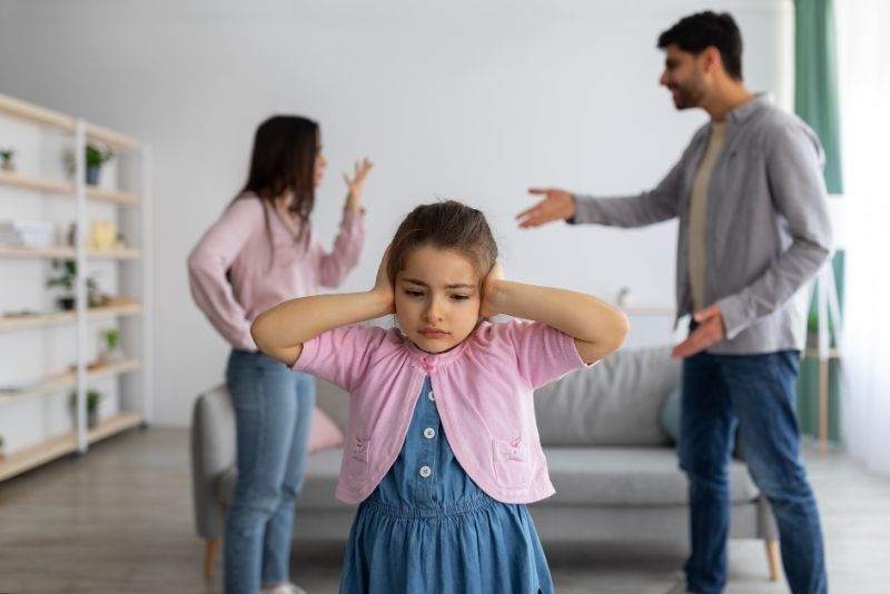 Apa pengaruh trauma masa kecil terhadap kehidupan dewasa?