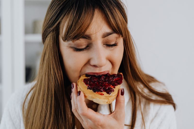 Bagaimana menghindari emotional eating saat stres?