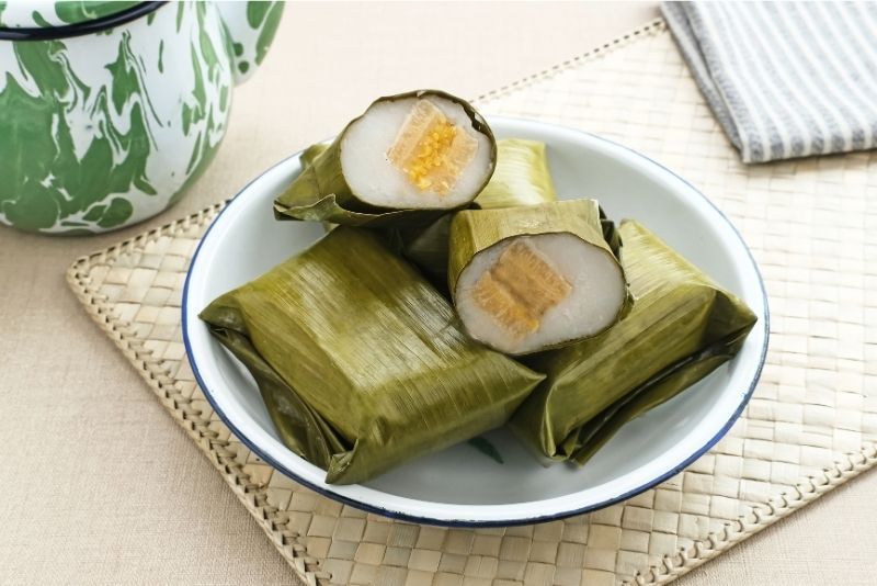 Bagaimana membuat kue nagasari isi pisang?