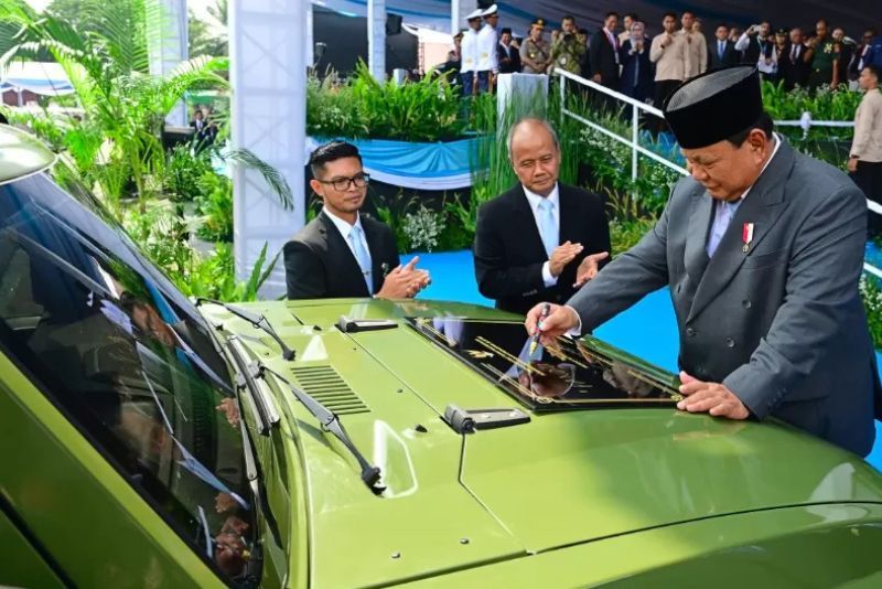 Presiden Prabowo Luncurkan Kendaraan Taktis Listrik 'Pandu' Karya Anak Bangsa di Indo Defence 2025