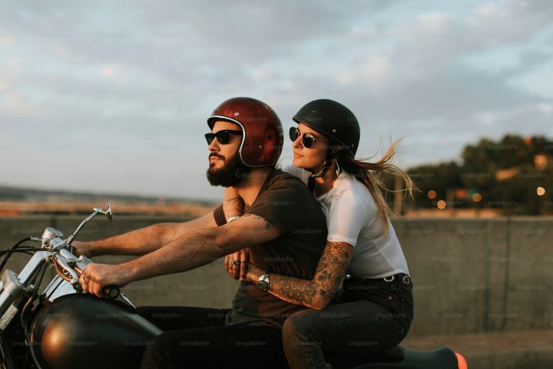 7 Hal yang Bisa Bikin Pasangan Kesal Saat Boncengan Naik Motor