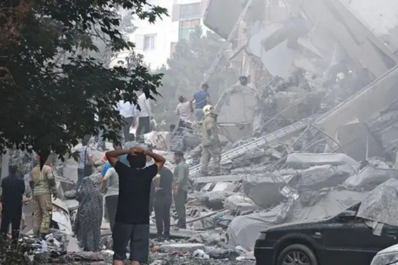 Evakuasi Ratusan WNI Dimulai di Tengah Bahaya Serangan Israel ke Iran