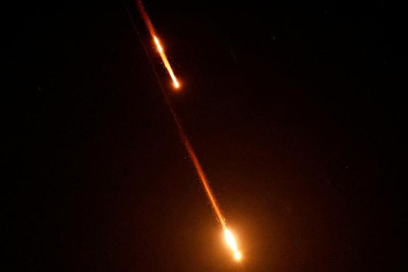Iran Luncurkan Rudal Hipersonik Fattah-1,400 Detik ke Israel