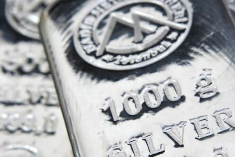 Harga Emas Dianggap Kemahalan, Kini Perak Jadi Incaran Warga RI