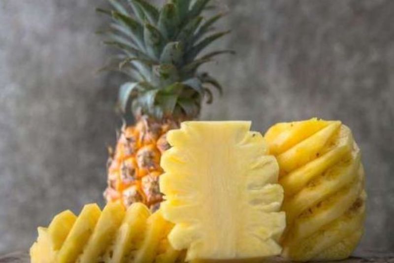 Segar dan Sehat! 6 Alasan Kamu Harus Makan Nanas