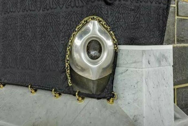 Misteri Hajar Aswad: Benarkah Batu Hitam Ka’bah Asal Meteor dari Langit?