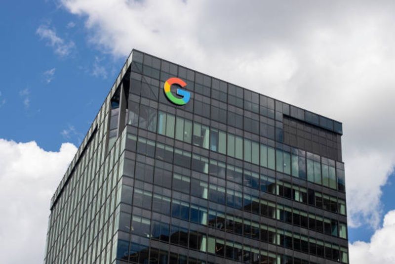 Seberapa Populer Sih Namamu di Google? Cara Mudah Cek dan Bersihkan Jejak Digitalmu!
