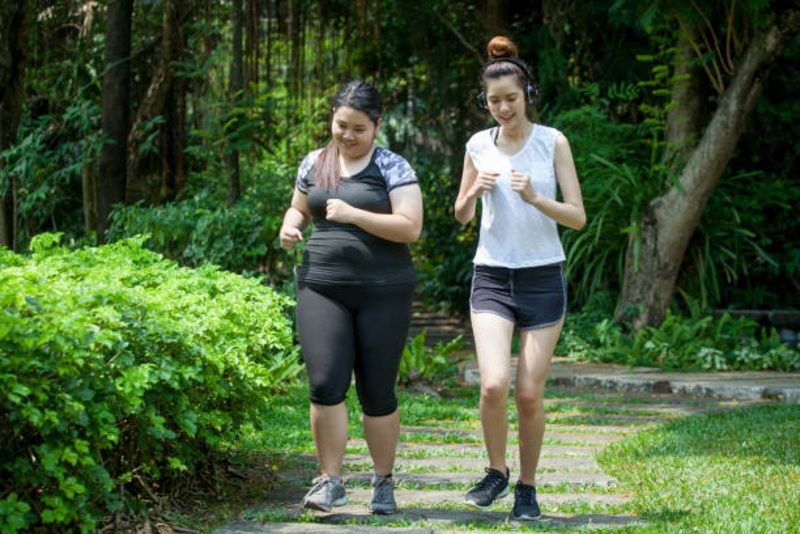 Jalan Kaki Sebelum atau Sesudah Makan, Mana yang Lebih Ampuh Turunkan Berat Badan dan Jaga Kesehatan?