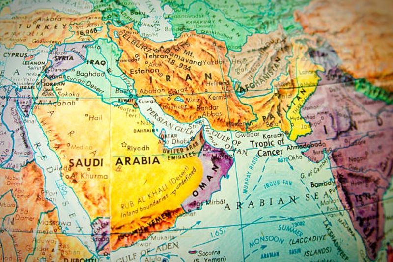 Dampak Mengejutkan Konflik Israel-Iran: Mengapa Penerbangan di Timur Tengah Lumpuh Total?