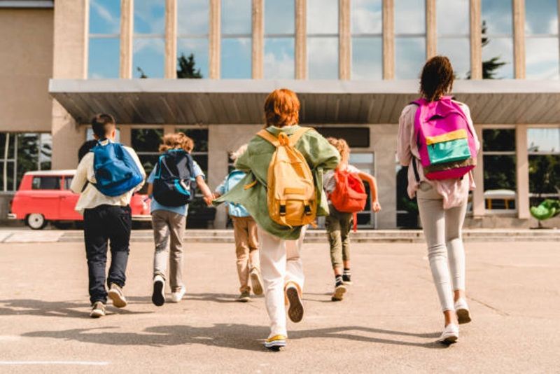 Liburan Sekolah Berkesan Tanpa Bikin Kantong Bolong: Tips Seru dan Solusi Dana Praktis untuk Keluarga