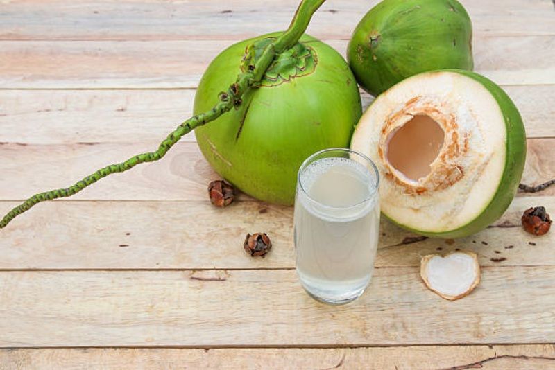 Rahasia Air Kelapa: Manfaat Luar Biasa bagi Kesehatan yang Jarang Diketahui
