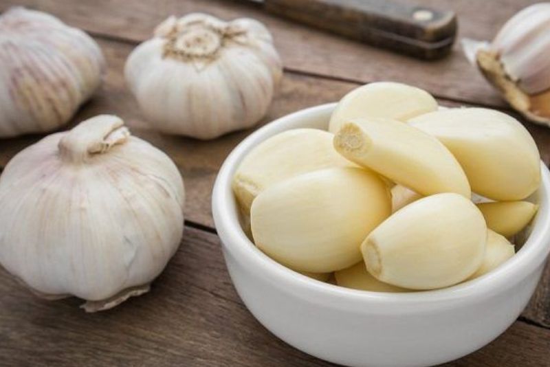 Ini Dia Khasiat Menakjubkan Air Rendaman Bawang Putih Untuk Kesehatan Anda