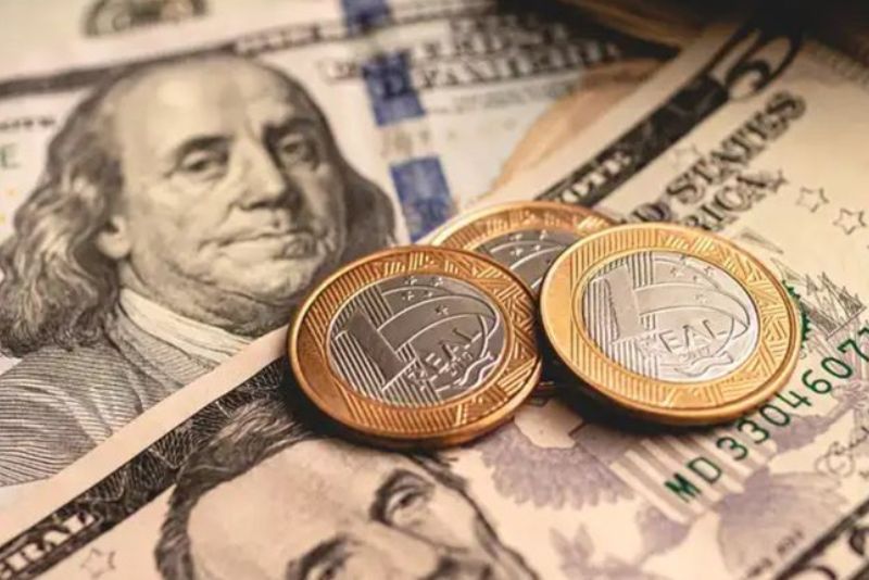 Dolar AS Mengalami Fluktuasi, Hampir Terjatuh ke Level Terendah dalam 3,5 Tahun