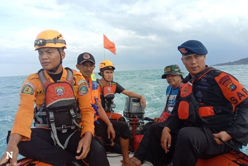 Tim SAR Lakukan Pencarian Pria Terjatuh dari Bagan Apung di Perairan Muna Barat
