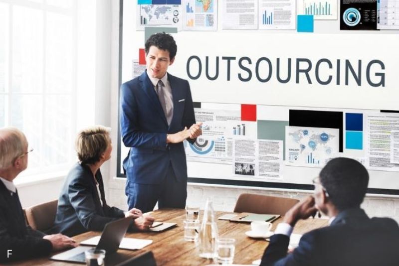 Outsourcing Bakal Dihapus, PHK Massal Makin Banyak?