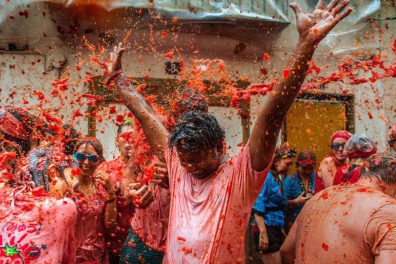 Festival Tomat di Spanyol: Lempar-Lemparan Tomat untuk Apa Sih?