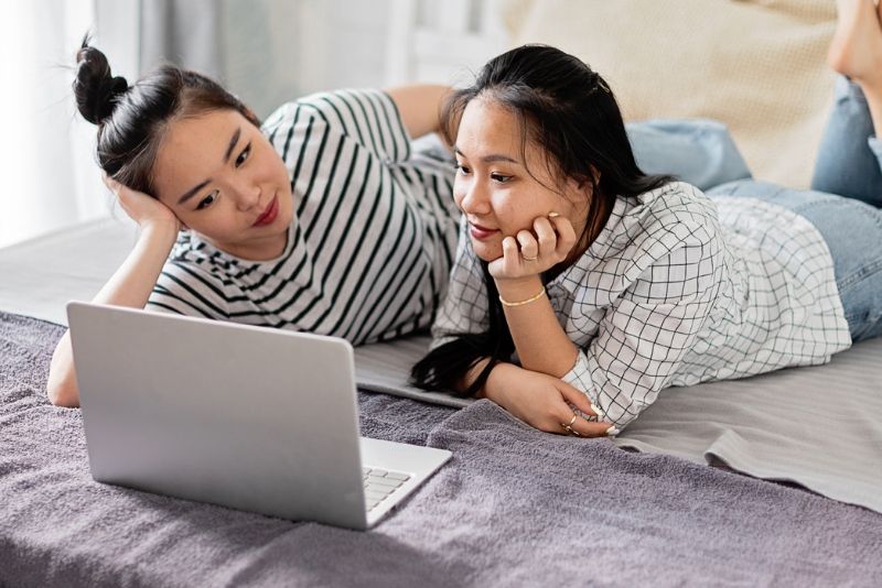 Bermain Laptop