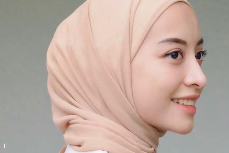 7 Warna Kerudung yang Bikin Muka Cerah, Mana Favoritmu?