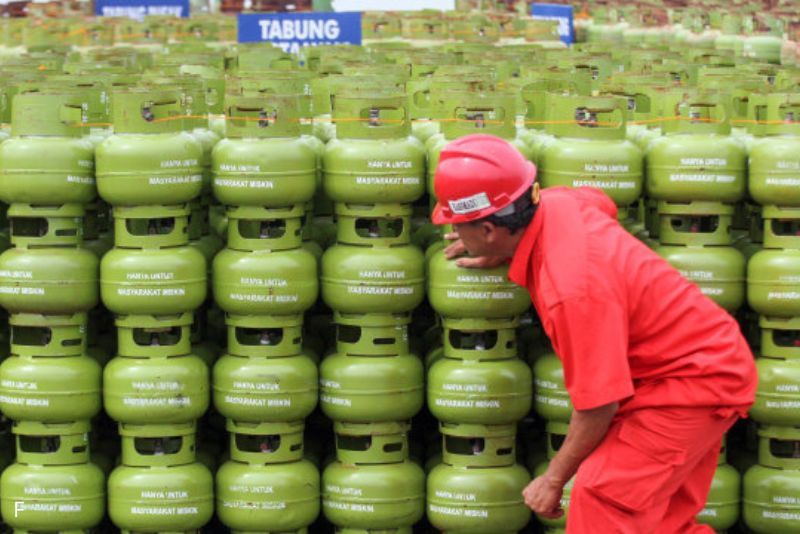 Tagar #IndonesiaGelap Sedang Ramai Di media Sosial , Dipicu Krisis Gas, PHK dan Isu Danantara
