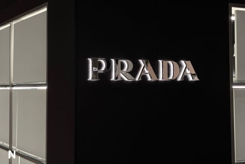 Inspirasi Budaya India dalam Desain Sandal Kulit Terbaru Prada