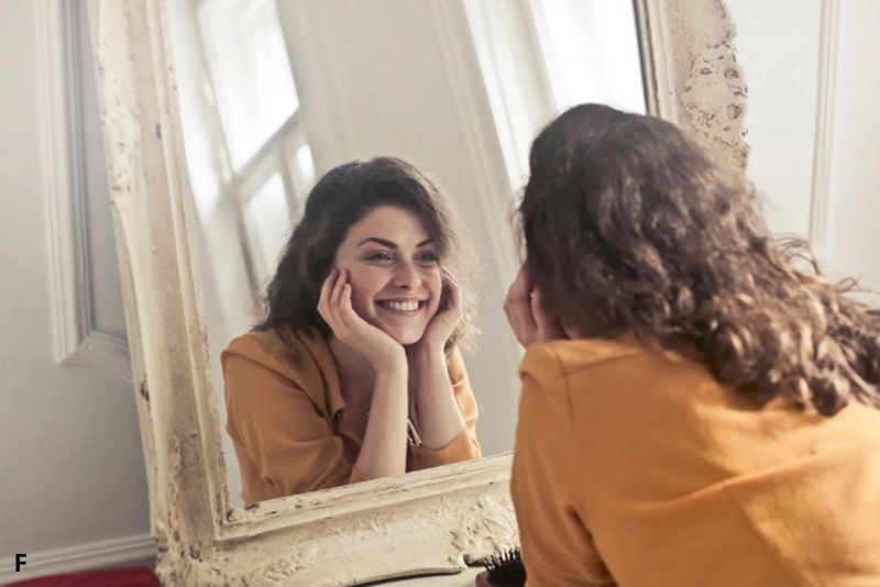 Ternyata Ketika Kita Senyum Palsu Bisa Meningkatkan Mood Jika Dilakukan Lama