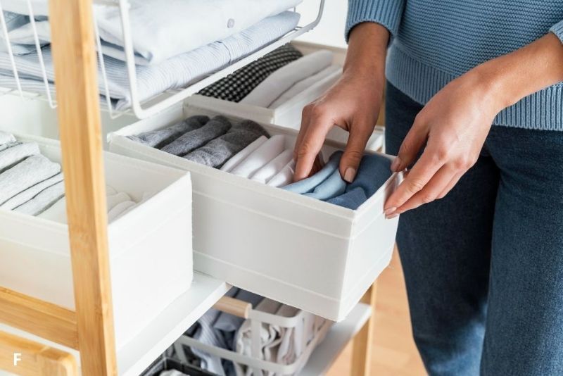 Cara Decluttering Baju agar Lemari Rapi, Tips dari Pakar Fashion