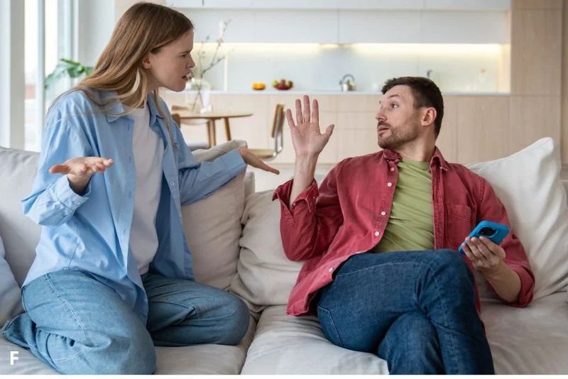 8 Hal yang Sering Disangka Cinta, Padahal Sama Sekali Bukan