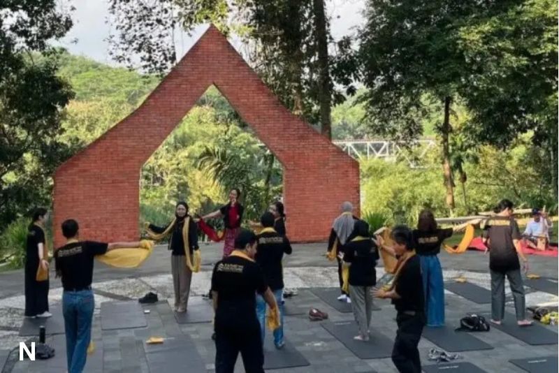 Yoga Nusantara Temukan Harmoni Baru Bersama Musik Sakral Tarawangsa
