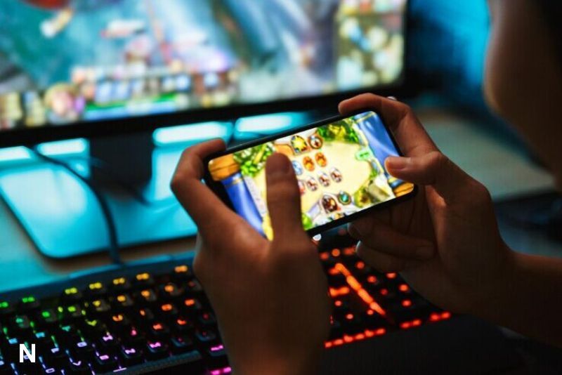 "Panduan Bijak Psikolog untuk Orang Tua: Mengatur Kecanduan Gim Online pada Anak"