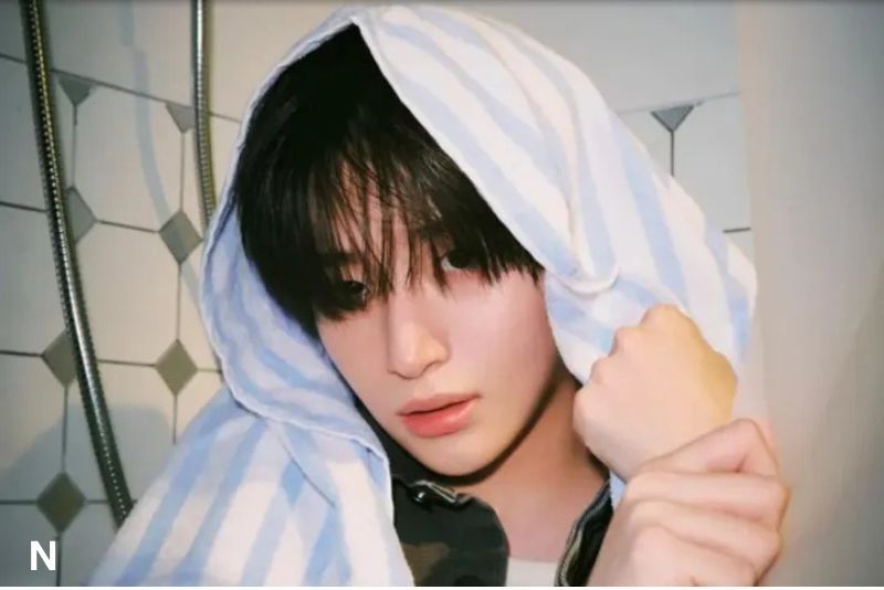 Jungmo CRAVITY Terpaksa Tampil Duduk Usai Alami Robekan Ligamen di Pergelangan Kaki