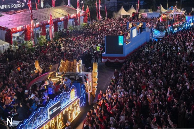 Meriahkan Karnaval Kemerdekaan: Truk Kementerian Hiasi Jalanan Bersama Prabowo