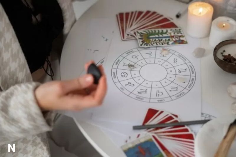 Ramalan Zodiak dalam Kacamata Ilmiah: Pendapat Para Ahli dan Peneliti