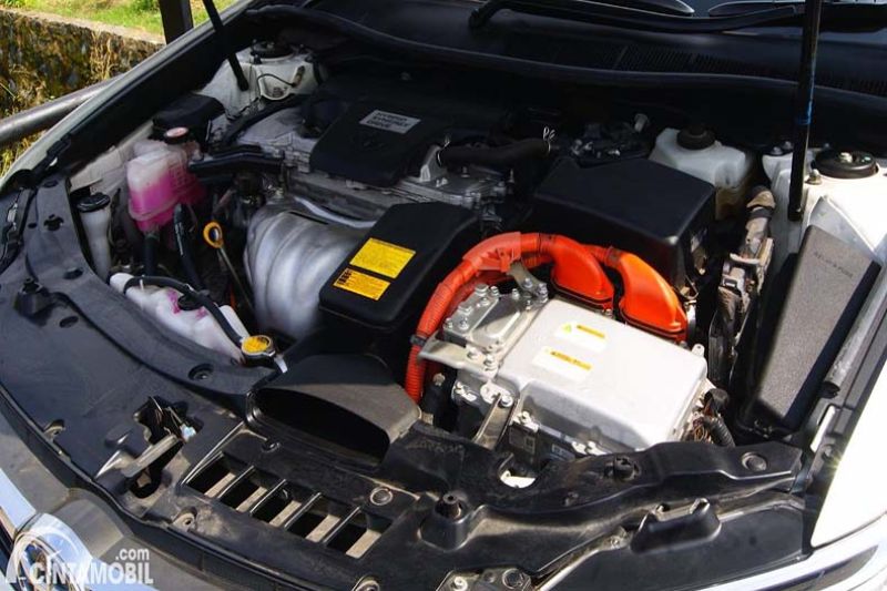 cara merawat aki mobil hybrid