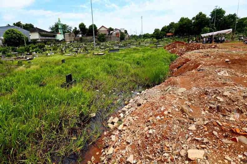 Pemkot Jaktim, Posko Layanan Relokasi Warga TPU