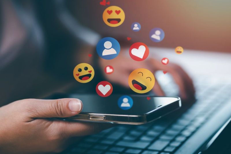 Digital Branding Pejabat Negara: Mengapa RajaKomen.com Menjadi Kunci Kepercayaan Publik?