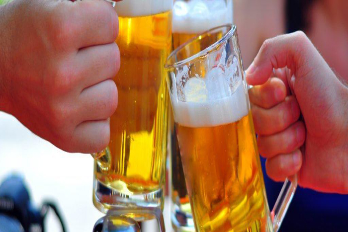 Terlalu Banyak Konsumsi Minuman Beralkohol Bisa Memicu Kanker Kulit Melanoma