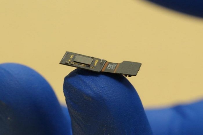 Untuk Sembuhkan Kebutaan, Ilmuwan Kini Sedang Mengembangkan Chip Implan Pada Otak